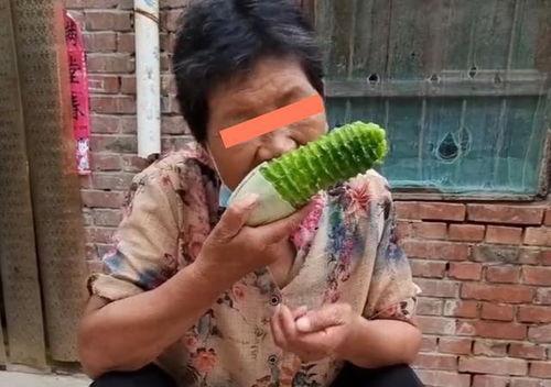 给奶奶吃瓜,为奶奶精心准备的吃瓜盛宴