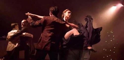 吃瓜少女不眠之夜,一场网络狂欢背后的故事